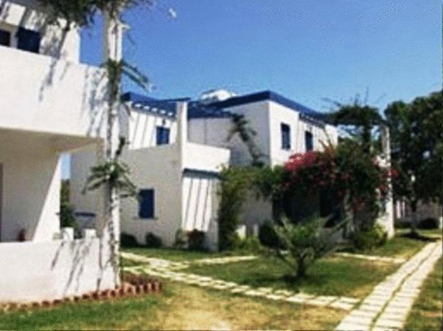 Amfitrion Hotel Vári Dış mekan fotoğraf