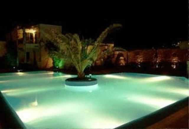 Amfitrion Hotel Vári Dış mekan fotoğraf