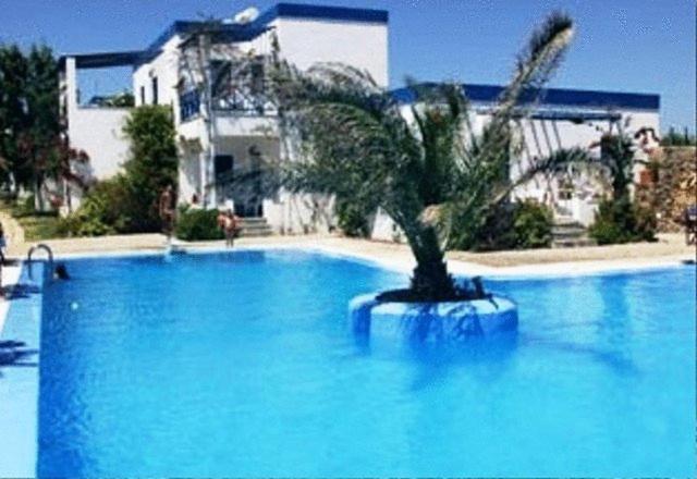 Amfitrion Hotel Vári Dış mekan fotoğraf