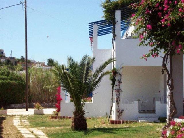 Amfitrion Hotel Vári Dış mekan fotoğraf